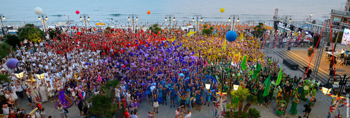 #festadeicolorialassio: Giotto è il colore ufficiale della settima edizione della &quot;Festa dei Colori&quot;