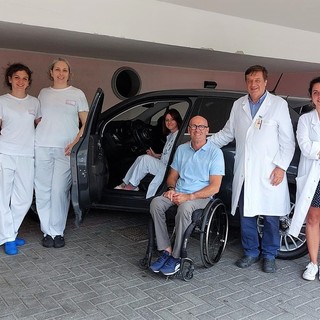 Unità Spinale, auto adattate per favorire l’autonomia e l’inclusione sociale: presentate le ultime innovazioni