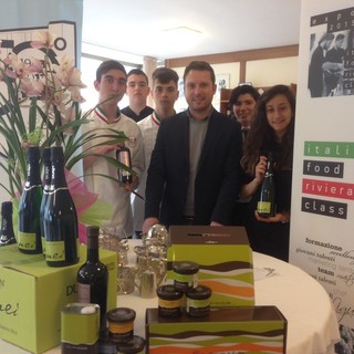 AIBES, Sommarima, Durin, il pane di Gavenola e il chinotto di “Sensu” firmano l’aperitivo in rosa per la partenza del giro d’Italia