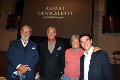 Da sinistra: il giornalista Daniele La Corte, Massimo e Matilde Tomagnini e l'ideatore del cortometraggio Pietro Gianetti
