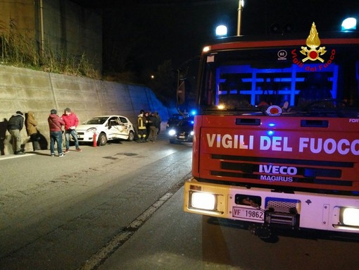 Incidente sulla superstrada tra Savona e Vado: due codici gialli al San Paolo (FOTO)