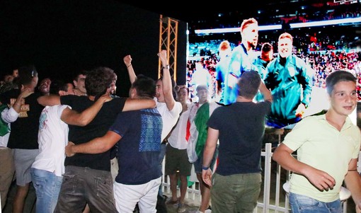 L'euro Italia di Mancini stacca il pass per la finale: gioia irrefrenabile sulle spiagge della riviera (FOTO)