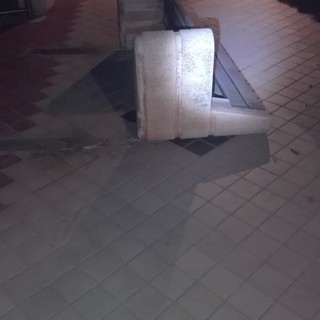 Finalpia messa in ginocchio dai vandali