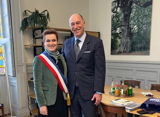 Alassio, il primo cittadino Melgrati ricevuto a Poitiers dalla sindaca Madame Léonore Moncond'huy Alassio, il primo cittadino Melgrati ricevuto a Poitiers dalla sindaca Madame Léonore Moncond'huy