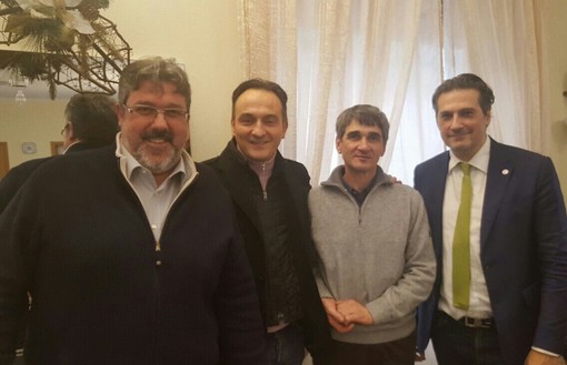 Nella foto: l'incontro annuale con delle Associazioni dei tartufai liguri e monregalesi insieme ad Alberto Cirio, Europarlamentare di Forza Italia, Maurizio Bazzano, Presidente dell'Associazione Tartufai e Tartuficoltori liguri e Stefano Mai, Assessore all'Agricoltura della Regione Liguria