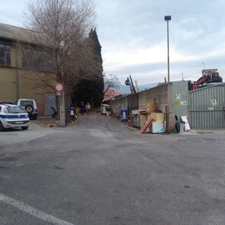 Il comune ordina a Pinto di demolire e liberare le aree dove sorge l'impianto per il recupero di materiale ferroso
