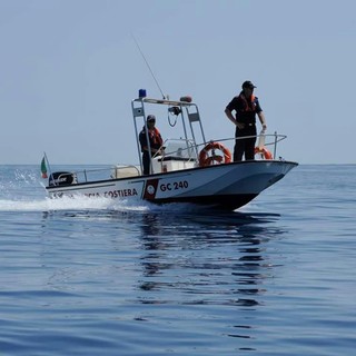 La Guardia Costiera controlla le strutture balneari da Loano ad Albenga