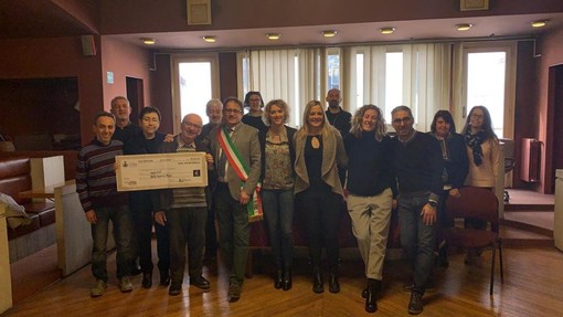 Il ricavato delle palline "Art’è Natale a Cairo" devoluto all'Aias Savona Onlus (FOTO) Il ricavato delle palline "Art’è Natale a Cairo" devoluto all'Aias Savona Onlus (FOTO)