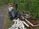 Piana Crixia, abbandono di rifiuti ingombranti nel bosco: denunciato un artigiano