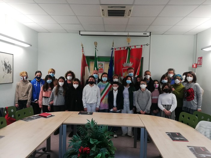 A Quiliano l'insediamento ufficiale del Consiglio comunale dei Ragazzi (FOTO) A Quiliano l'insediamento ufficiale del Consiglio comunale dei Ragazzi (FOTO)