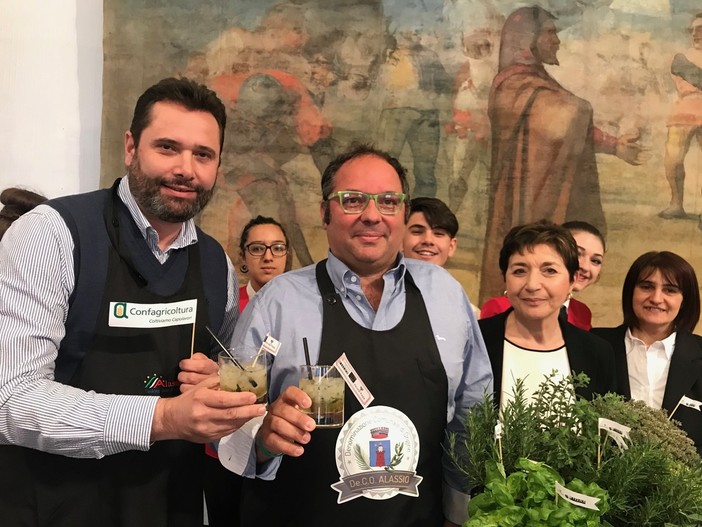 Confagricoltura e Alberghiero di Alassio candidano il "pestato ai profumi di liguria" a prodotto De.CO Confagricoltura e Alberghiero di Alassio candidano il "pestato ai profumi di liguria" a prodotto De.CO