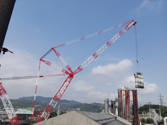 Italiana Coke, sostituiti due condensatori per il trattamento termico del gas (FOTO e VIDEO)