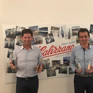 Acqua Minerale Calizzano: un contest creativo per rappresentare la nuova bottiglia di design "Pin Up"