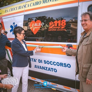 Cairo, la Croce Bianca torna in piazza della Vittoria per inaugurare la nuova ambulanza: "Come prima del Covid, vicini alla cittadinanza"