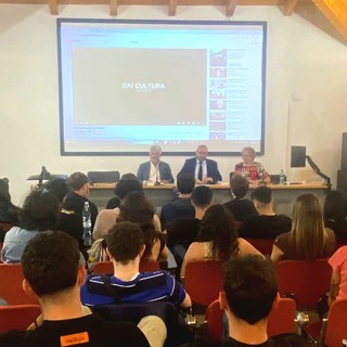Educare alla memoria: l’anno scolastico di Alassio dedicato al tema della Shoah si è concluso con la testimonianza su Ferramonti