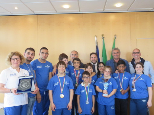 L’ufficio di presidenza del consiglio regionale incontra i giovani  atleti del “Crocera Stadium”