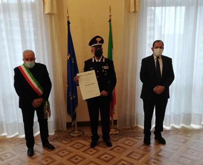 Il maresciallo dei carabinieri Pier Paolo Caria nominato Cavaliere dell’Ordine "Al Merito della Repubblica Italiana" Il maresciallo dei carabinieri Pier Paolo Caria nominato Cavaliere dell’Ordine "Al Merito della Repubblica Italiana"