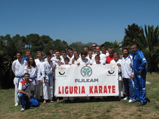 Piu che positiva la trasferta in Sardegna del Team Liguria Karate Piu che positiva la trasferta in Sardegna del Team Liguria Karate