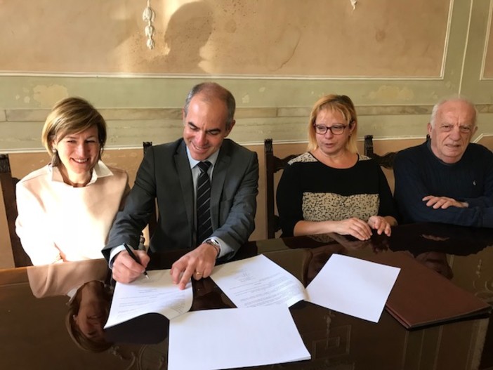 Albenga, firmato il Protocollo d'intesa con le Associazioni dei Consumatori Albenga, firmato il Protocollo d'intesa con le Associazioni dei Consumatori