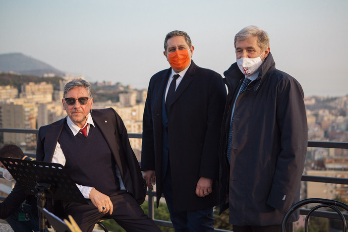 Da sinistra: l'attore Sergio Castellitto, il governatore della Regione Giovanni Toti, il sindaco di Genova Marco Bucci