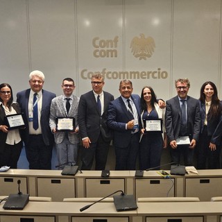 Confcommercio Savona protagonista a Roma: premiati i dipendenti per efficienza e disponibilità Confcommercio Savona protagonista a Roma: premiati i dipendenti per efficienza e disponibilità