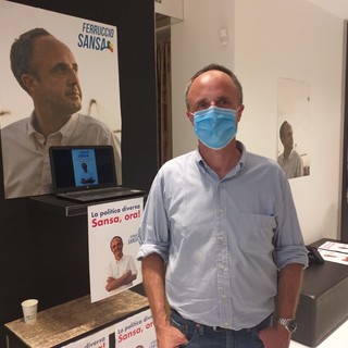Savona, inaugurato il point del candidato Sansa: "In 5 anni la Regione non è cambiata, dobbiamo voltare pagina"