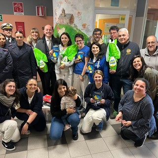 Savona, dalla Capitaneria di porto un piccolo pensiero per regalare un sorriso a chi ha più bisogno
