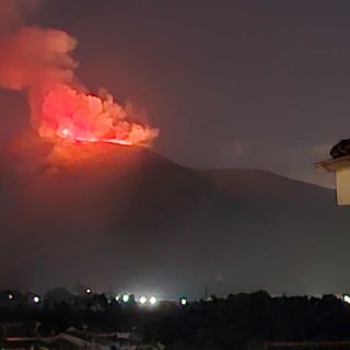 Incendio di Borghetto, la situazione si complica: le fiamme riprendono vigore (FOTO)