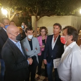 Savona 2021, Stefano Bonaccini lancia Marco Russo nel segno del "Patto": "Da soli si va veloci, insieme si va lontano" Savona 2021, Stefano Bonaccini lancia Marco Russo nel segno del "Patto": "Da soli si va veloci, insieme si va lontano"