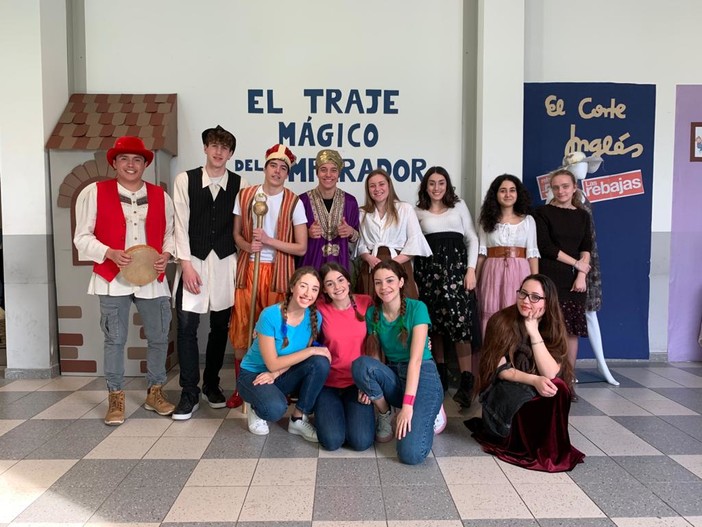 Grande successo per "Albenga in lingua", la presentazione di laboratori in lingua straniera degli studenti del Liceo Linguistico "Giordano Bruno" Grande successo per "Albenga in lingua", la presentazione di laboratori in lingua straniera degli studenti del Liceo Linguistico "Giordano Bruno"