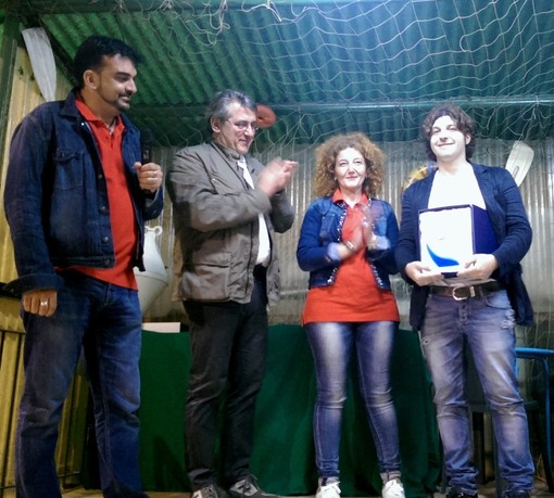 La Città di Varazze ha premiato il cantautore Emanuele Dabbono