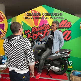 Molo 8.44 di Vado Ligure: vinto sabato lo scooter Honda, il super premio de “La Ruota della Fortuna, il concorso di Pasqua