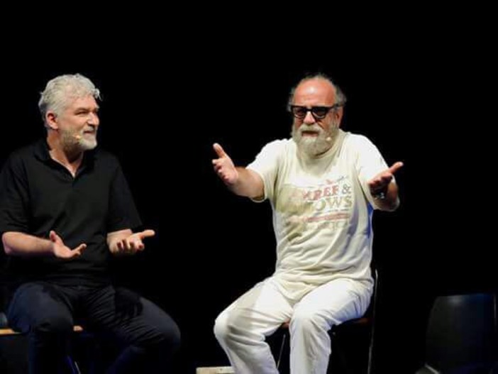 Tutto esaurito per il primo incontro di "Dixcorrendo", con Giobbe Covatta e Gioele Dix a Bergeggi