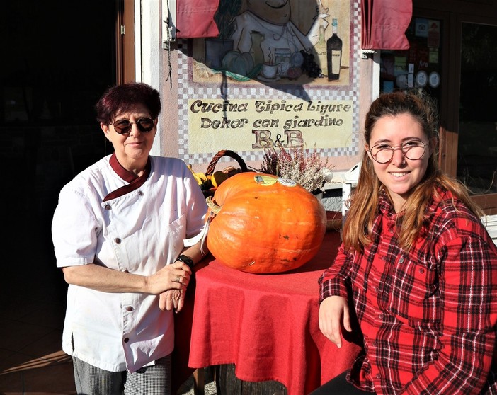 La Zucca di Rocchetta di Cengio alla conquista di nuovi ristoranti: un esemplare di 15 kg all'Osteria del Tempo Stretto di Albenga La Zucca di Rocchetta di Cengio alla conquista di nuovi ristoranti: un esemplare di 15 kg all'Osteria del Tempo Stretto di Albenga