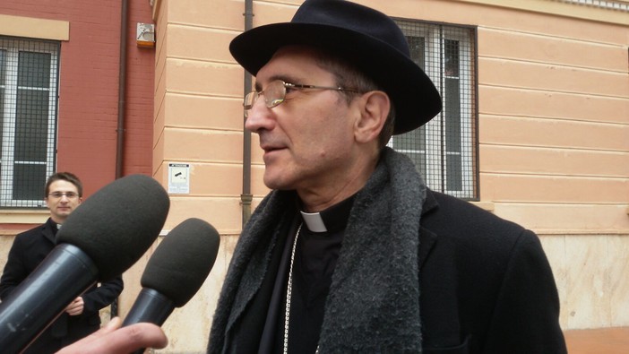 Arnasco, mancata benedizione alla bara di Aicha: lunedi il Vescovo Borghetti incontra Don Chizzolini Arnasco, mancata benedizione alla bara di Aicha: lunedi il Vescovo Borghetti incontra Don Chizzolini