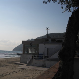 Laigueglia:"Azzurro in mare, in tavola, in piazza..."