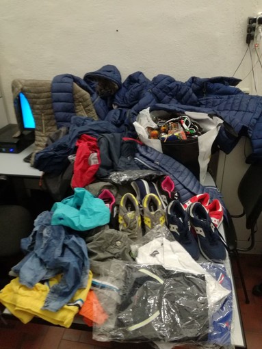 Maxi operazione anti-contraffazione e commercio abusivo a Finale Ligure Maxi operazione anti-contraffazione e commercio abusivo a Finale Ligure