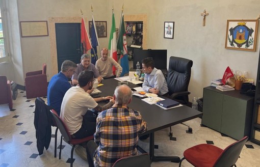 Posa della fibra ottica a Loano: il Comune blocca i nuovi scavi, prima il ripristino dell’asfalto Posa della fibra ottica a Loano: il Comune blocca i nuovi scavi, prima il ripristino dell’asfalto