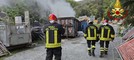 Incendio a Stella: in fiamme un cassone di materiale edile (FOTO)
