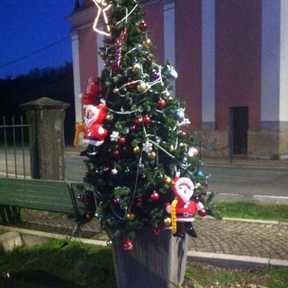 Albenga, operazione di manutenzione in Via fiume