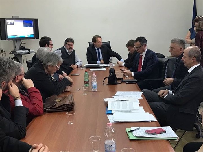 Delega per il riordino della normativa delle concessioni demaniali ad uso turismo ricettivo: ieri incontro con il ministro Costa Delega per il riordino della normativa delle concessioni demaniali ad uso turismo ricettivo: ieri incontro con il ministro Costa