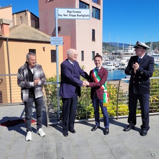 La diga foranea del porto di Loano intitolata a Filippo Bonfiglietti, ingegnere e generale del Genio Navale