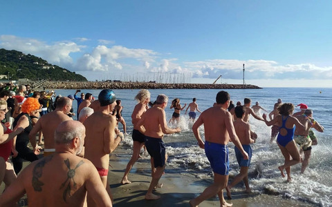 Natale ad Andora con il cimento, i mercatini, ma anche musica e cultura