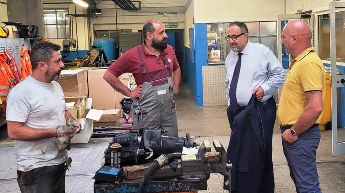 Tpl Linea, ok anche dall'assemblea dei soci al bando per il direttore generale. Mattia Minuto sarà consulente Tpl Linea, ok anche dall'assemblea dei soci al bando per il direttore generale. Mattia Minuto sarà consulente