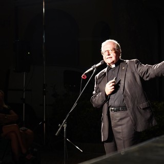 Tutto esaurito per la lectio magistralis di Don Doglio su Leonardo: 300 persone hanno affollato il Giardino delle Boschine (FOTO)