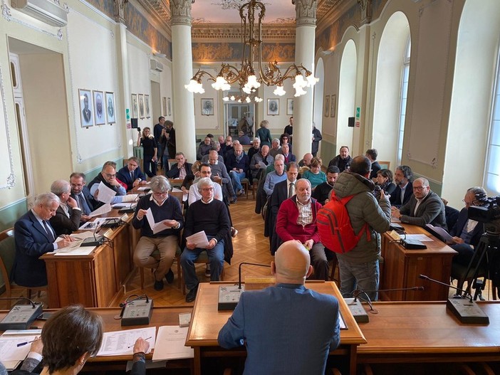 Ponente isolato, i sindaci della provincia di Imperia pronti a scendere in piazza nella settimana del Festival (FOTO e VIDEO) Ponente isolato, i sindaci della provincia di Imperia pronti a scendere in piazza nella settimana del Festival (FOTO e VIDEO)