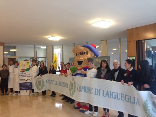 Spiagge Didattiche sulle piste da sci di Aprica con Laigueglia protagonista Spiagge Didattiche sulle piste da sci di Aprica con Laigueglia protagonista