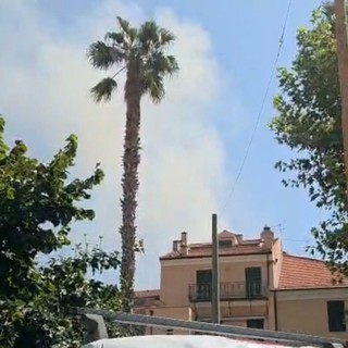 Mansarda in fiamme in centro a Loano, una persona trasportata in codice giallo al Santa Corona Mansarda in fiamme in centro a Loano, una persona trasportata in codice giallo al Santa Corona