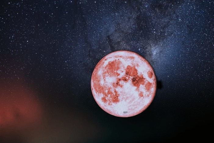 Luna Piena delle Fragole: la notte del 22 giugno c’è il romantico plenilunio in “rosa” Luna Piena delle Fragole: la notte del 22 giugno c’è il romantico plenilunio in “rosa”
