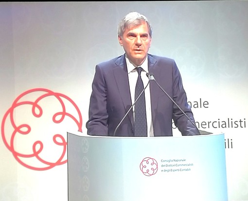 L'ordine Commercialisti Savona in blocco all'assemblea nazionale a sostegno della professione e dei contribuenti L'ordine Commercialisti Savona in blocco all'assemblea nazionale a sostegno della professione e dei contribuenti